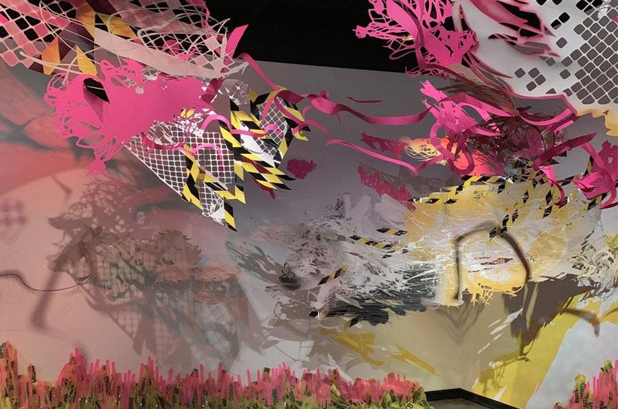 USM访问艺术家, 萨曼莎·帕克·萨拉查, 创造视觉上迷人的大型装置设置在一个超现实的切线和颜色